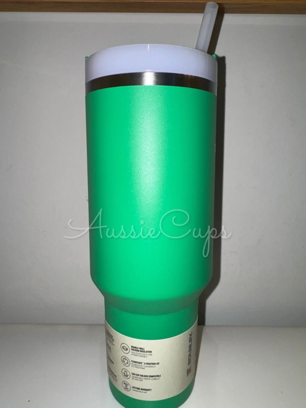 Stanley Meadow 40 oz Quencher H2.0 Tumbler in Bright Green w/ Lid & Straw - Picture 5 of 9